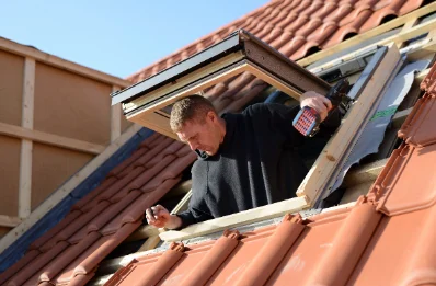 Pose de fenêtres de toit Velux à Borgo